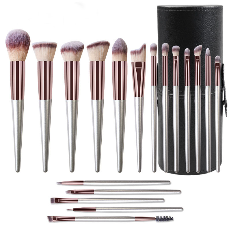 Scuaba Cosmaideacha 18pcs le Cás Dubh